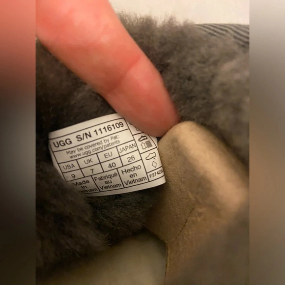 NEW UGG Suede Classic Ultra Mini Boots Grey Size US 9/EU 40 - Picture 6 of 8